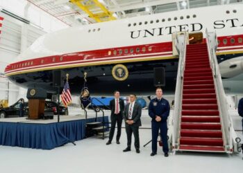 Новият самолет на Тръмп Air Force One за $400 млн: Златен Jumbo джет с изключителен лукс