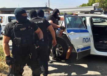 Масови задържания във Варна! И служители на общината са арестувани.
