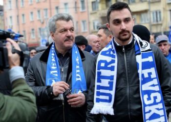 Батков-младши се старае: Череп, посрами се!