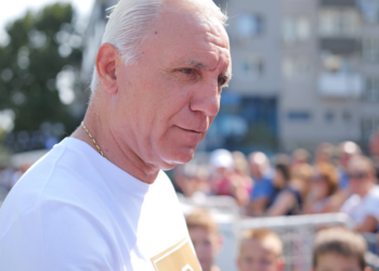 Христо Стоичков придоби собствеността на резиденцията на Ахмед Доган в Росенец.