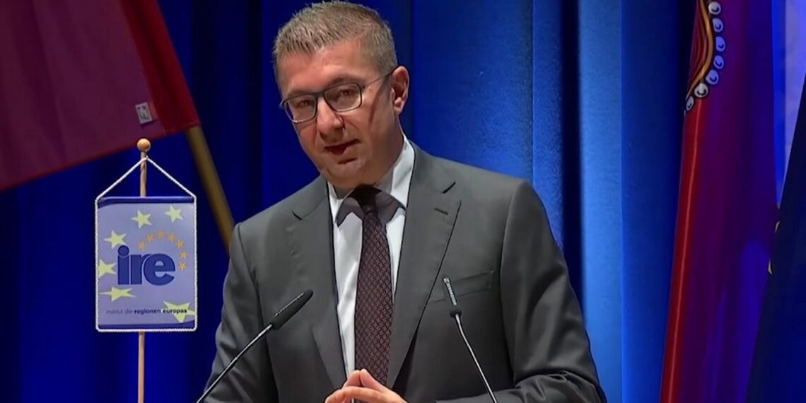 Заради семейната ваканция в Пампорово: Мицкоски отправи жалба до НАТО срещу „източния съсед“