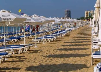 Българските курорти не са посещавани в началото на лятото.