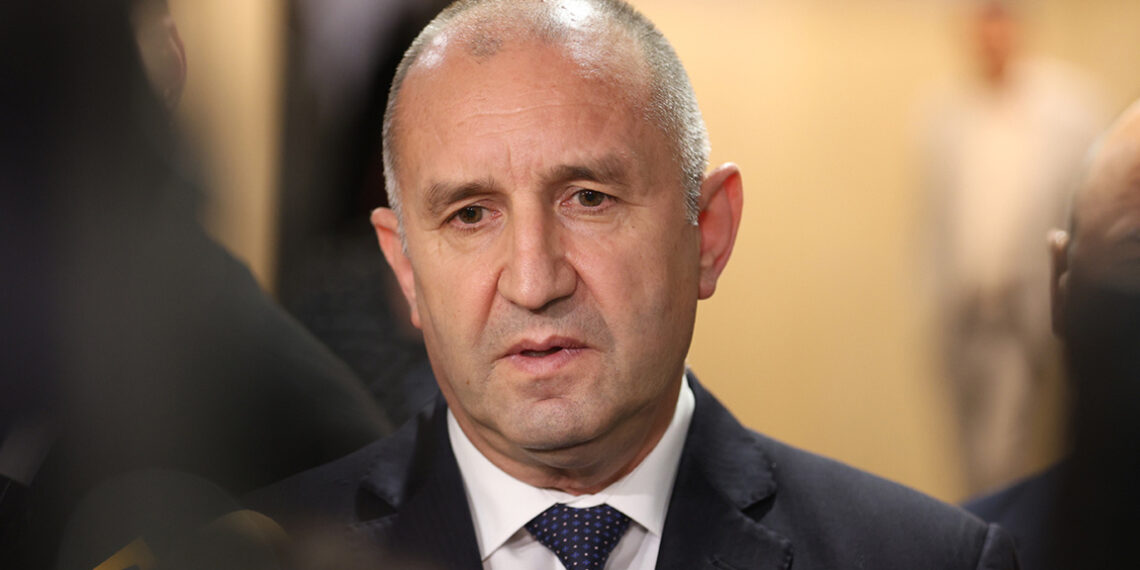 Румен Радев召呼 ръководителите на „LITASCO“ и „Лукойл“