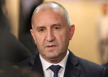 Румен Радев召呼 ръководителите на „LITASCO“ и „Лукойл“