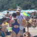 Чужденците в Слънчев бряг се изправиха пред високите цени: Отказаха се от ресторантите и предпочетоха дюнери за 8 евро.
