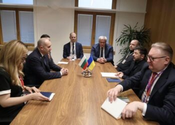 Зеленски и Румен Радев разгледаха въпросите на енергийната сигурност и партньорството в Брюксел